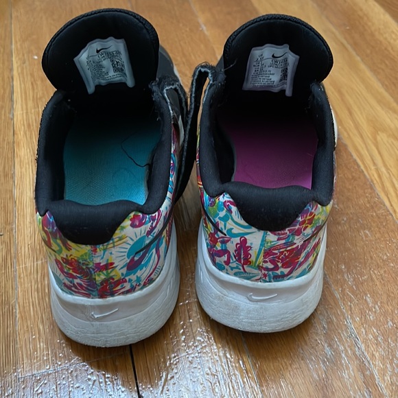 NIKE Girls' Star Runner 2 Fable Sneaker - Picture 4 of 7